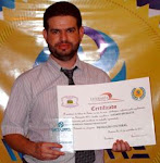Luciano Becalete recebe prêmios pela organização de Poesias Encantadas