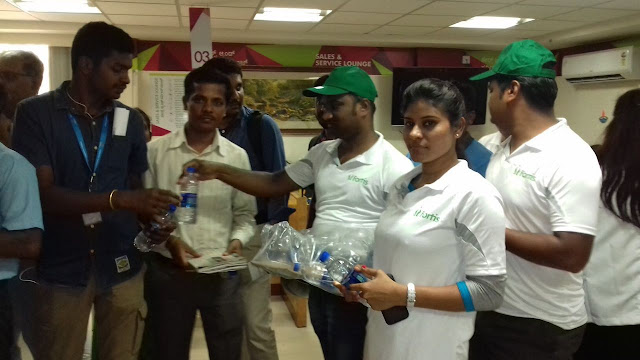 Fortis Charitable Foundation extends a helping hand as Bangalore Queues up for Cash Fortis Charitable Foundation extends a helping hand as Bangalore Queues up for Cash