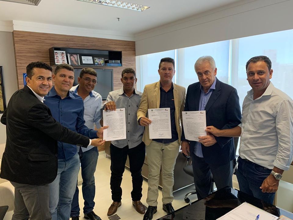 Prefeito Gil Rocha solicita ao Senador Otto Alencar mais obras para o município de Guajeru Prefeito Gil Rocha solicita ao Senador Otto Alencar mais obras para o município de Guajeru