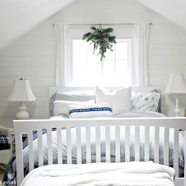 A Cozy Christmas Bedroom