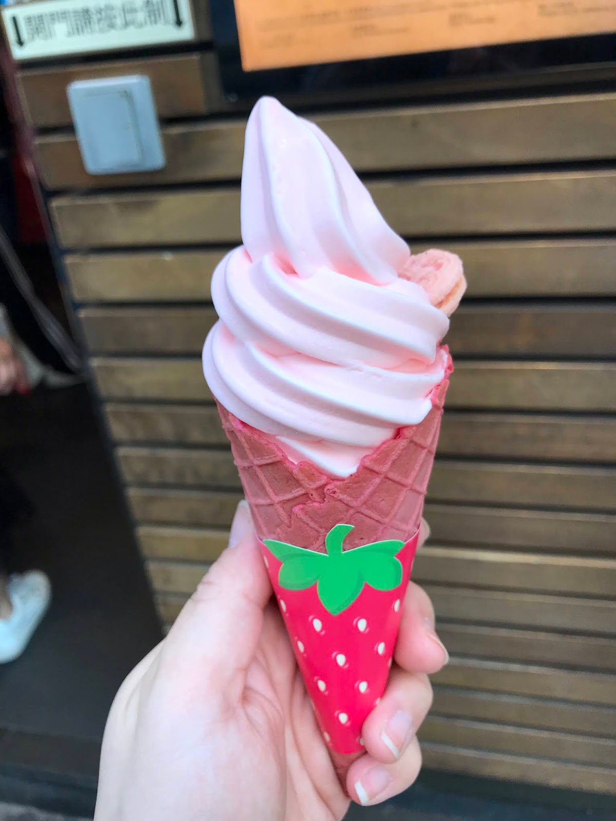 A Full Guide to Hong Kong McDonald's! / LUCY LOVES TO EAT