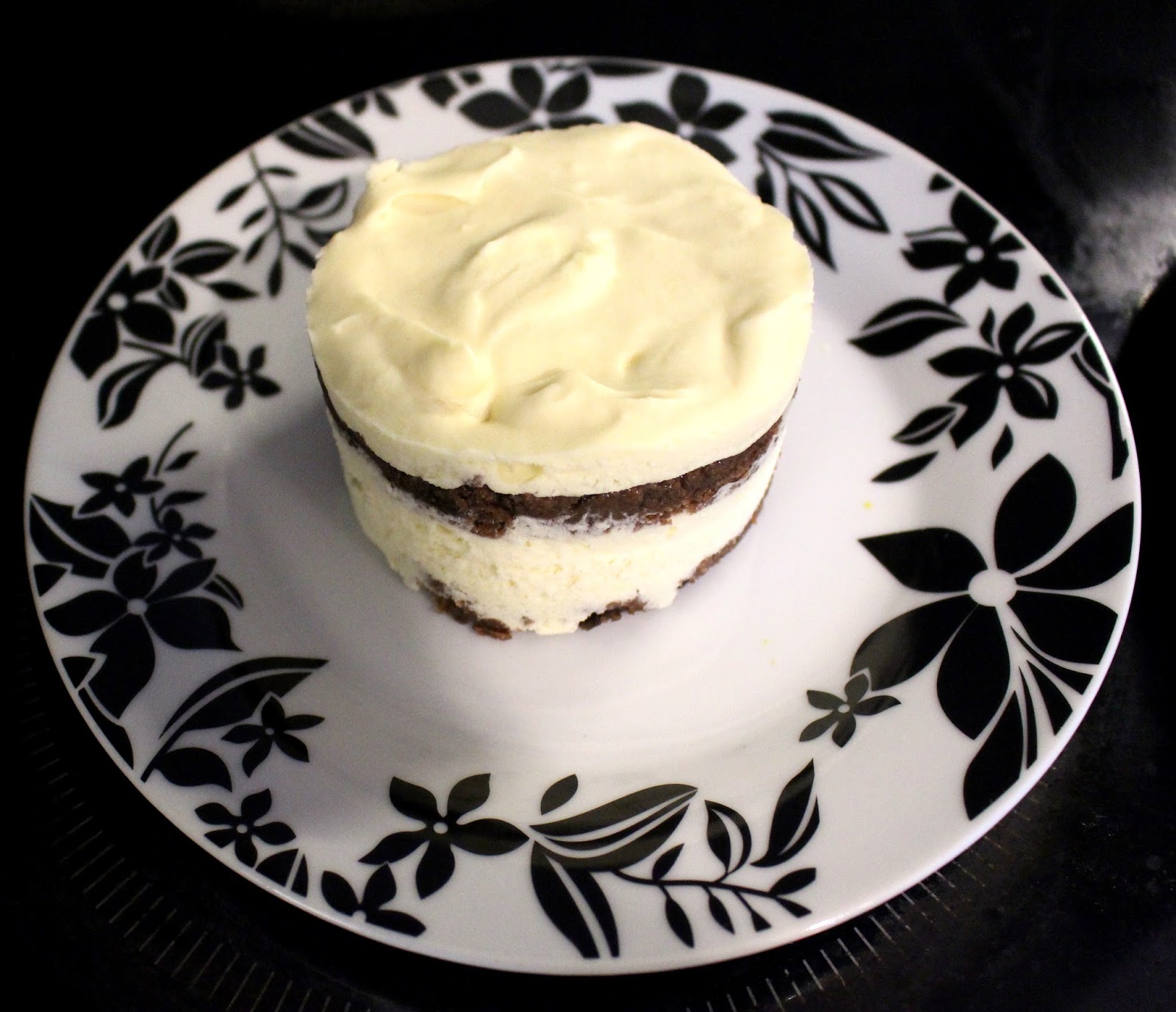 mini-valkosuklaamousseleivokset-lukijan-resepti-kinuskikissa