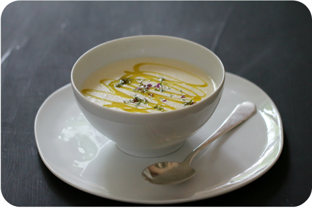 Weiße Bohnencrèmesuppe mit Olivenöl und Thymian | Arthurs Tochter kocht von Astrid Paul