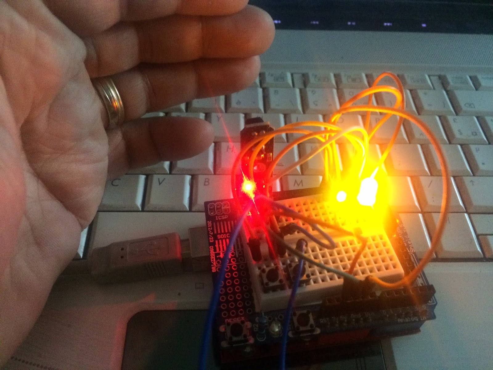 Arduino tehNiq: Simple alarm system with Arduino
