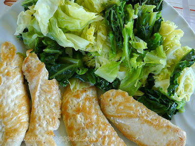 Young kale with chicken steaks