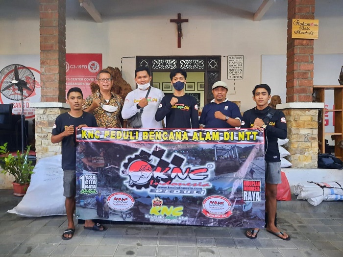 Bencana Alam NTT, KNC Salurkan Bantuan Sembako Melalui Flobamora Bali