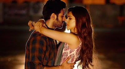 Kriti Sanon Kartik Aryan Romantic Hot Kiss Scene from Luka Chuppi