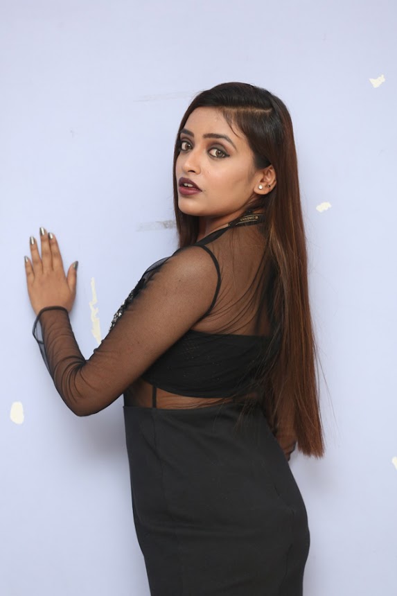 Ashi Roy at KS 100 movie Teaser Launch