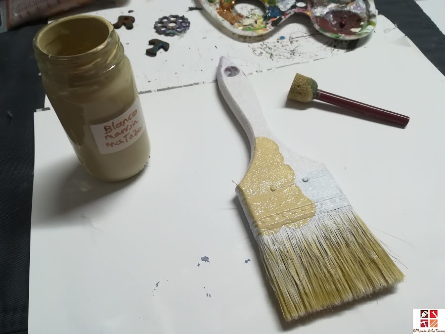 diy brocha con mix media