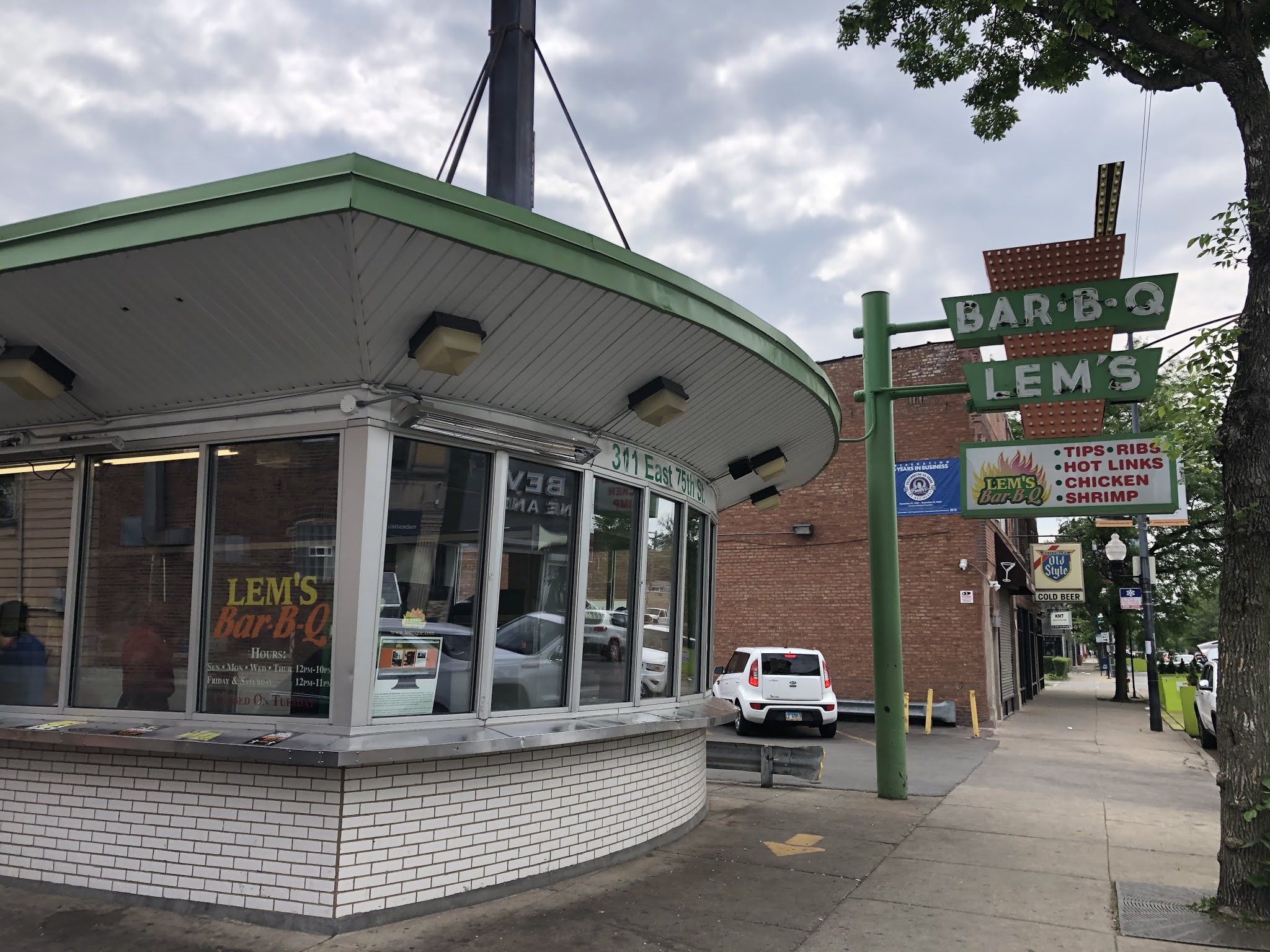 Smokin' Chokin' and Chowing with the King Lem's BarBQ