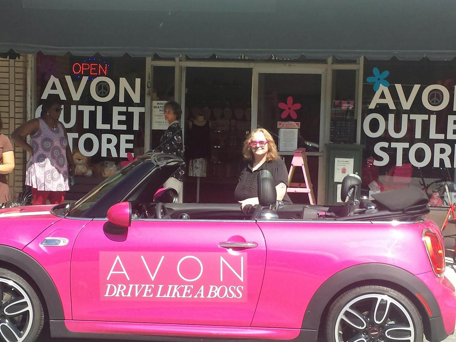 MakeUp,Money and More! The Pink AVON Mini Cooper Came To Fountain Inn