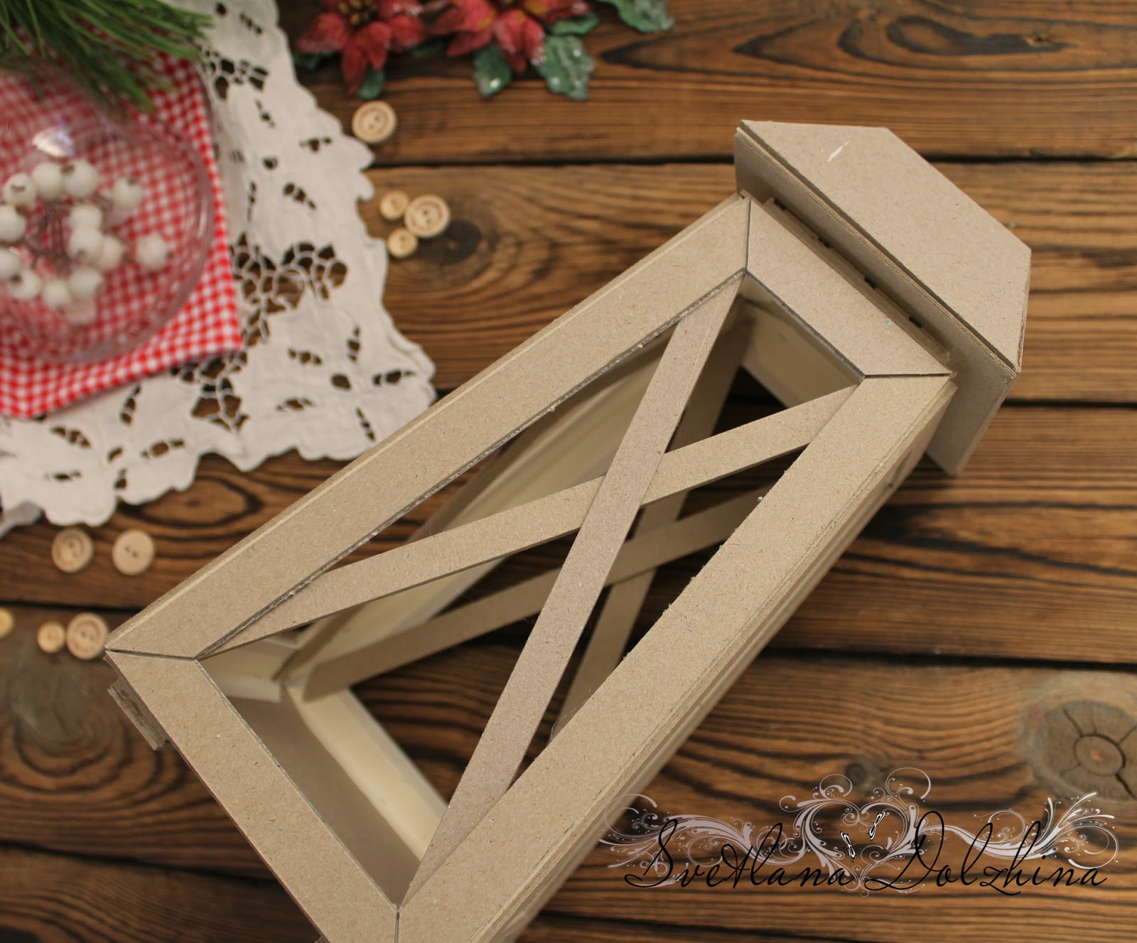 Декоративный фонарь из картона