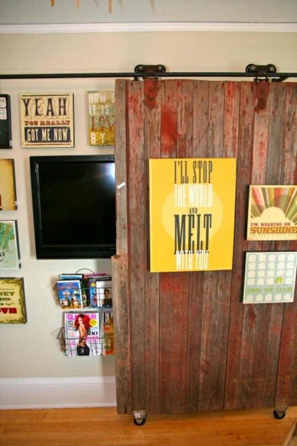 Reuse your old doors – cool decorations and DIY furniture