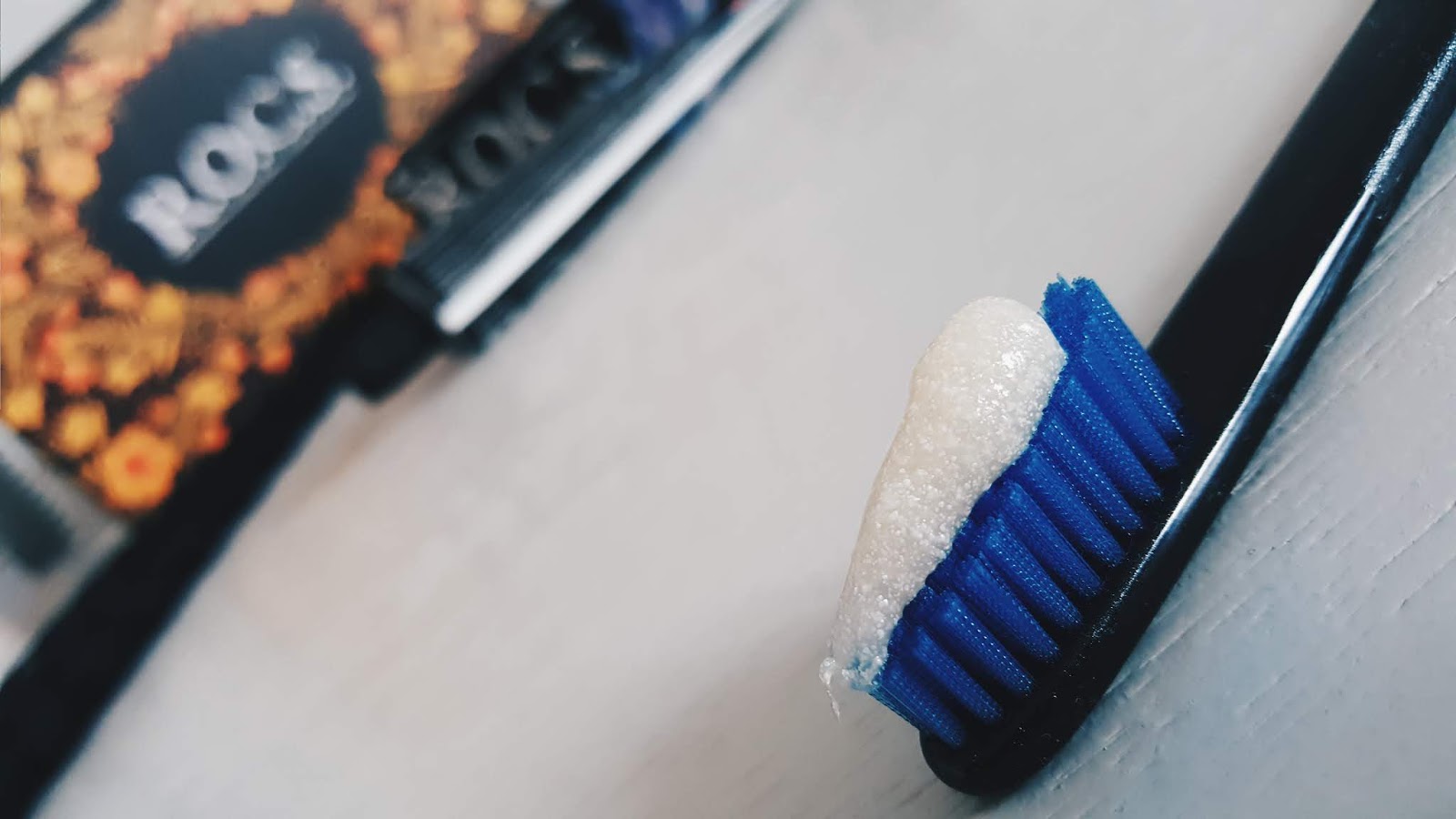 R.O.C.S. Sensation Whitening Ekstra Beyazlatıcı Diş Macunu R.O.C.S