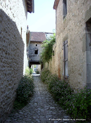 Charroux.