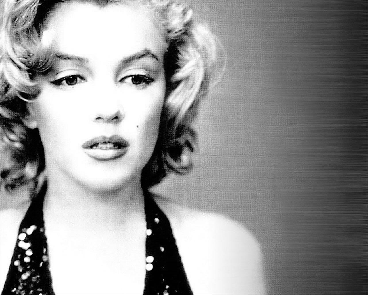 http://1.bp.blogspot.com/-ZumHEvl0yTY/TlSuIpef3SI/AAAAAAAAALo/cCCuM7WbTwc/s1600/136991-Marilyn-Monroe-Screen-Saver.jpg