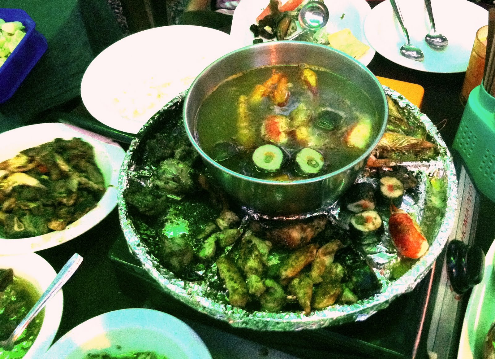 Anuar Steamboat Di Kuching / If you look at the steam