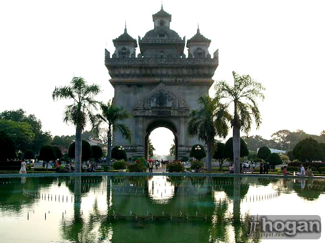 Vientiane Patuxay Arch