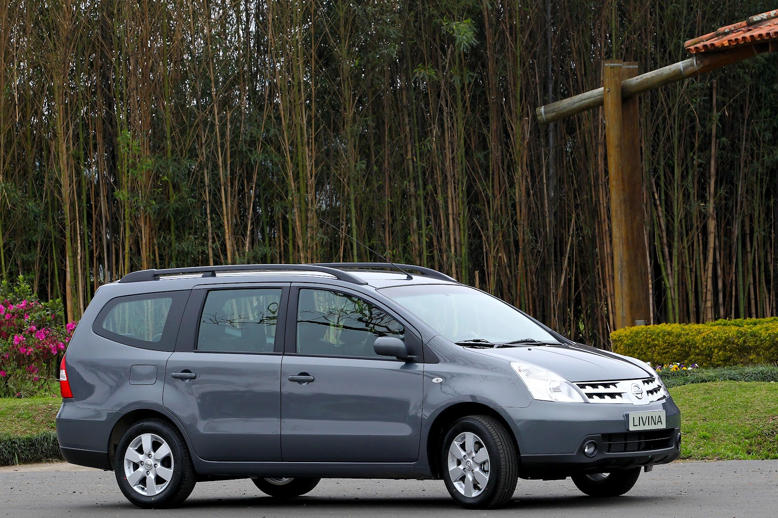 RACIONAUTO CHEVROLET SPIN x NISSAN GRAND LIVINA x JAC J6 DIAMOND