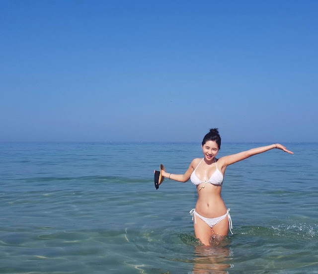 Cheon sera 천세라 – Beautiful South Korean Girl in Sexy Bikini