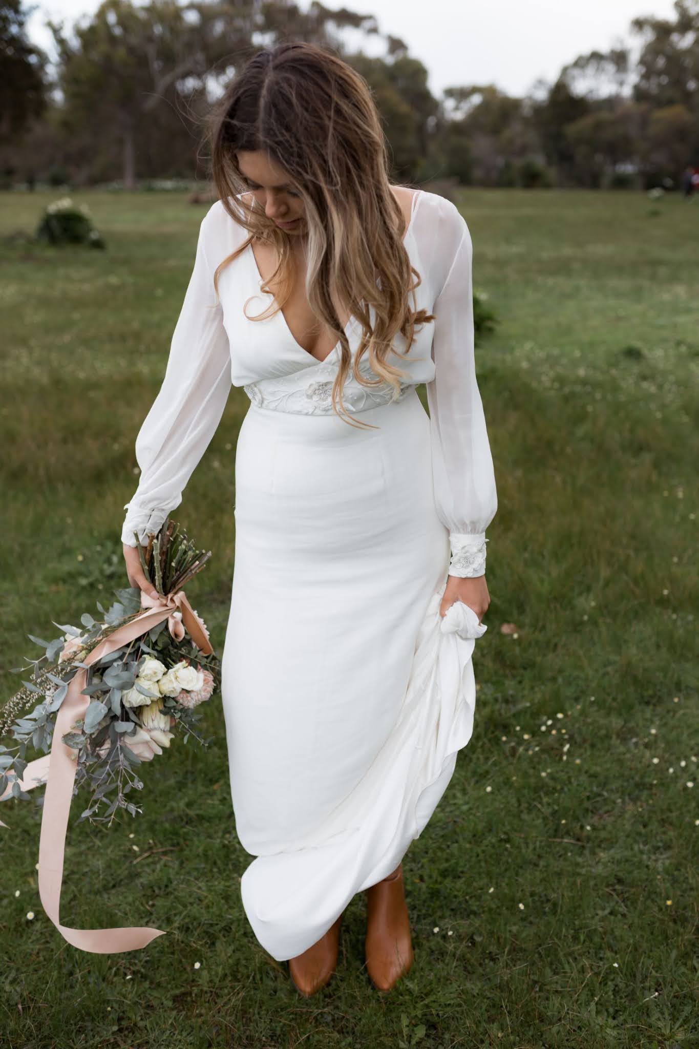 to the aisle australia | fleur de lys bridal editorial kath young photography yallingup wa perth weddings bridal gowns florals bouquet styling tablescape blush pink palette