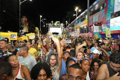 Carnaval da Bahia: um amálgama de ritmos afros com trios elétricos Foto Site Gov Ba - Matéria Carnaval da Bahia - BLOG LUGARES DE MEMÓRIA