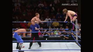 Apron+Takesdown+from+the+Top+Corner.gif
