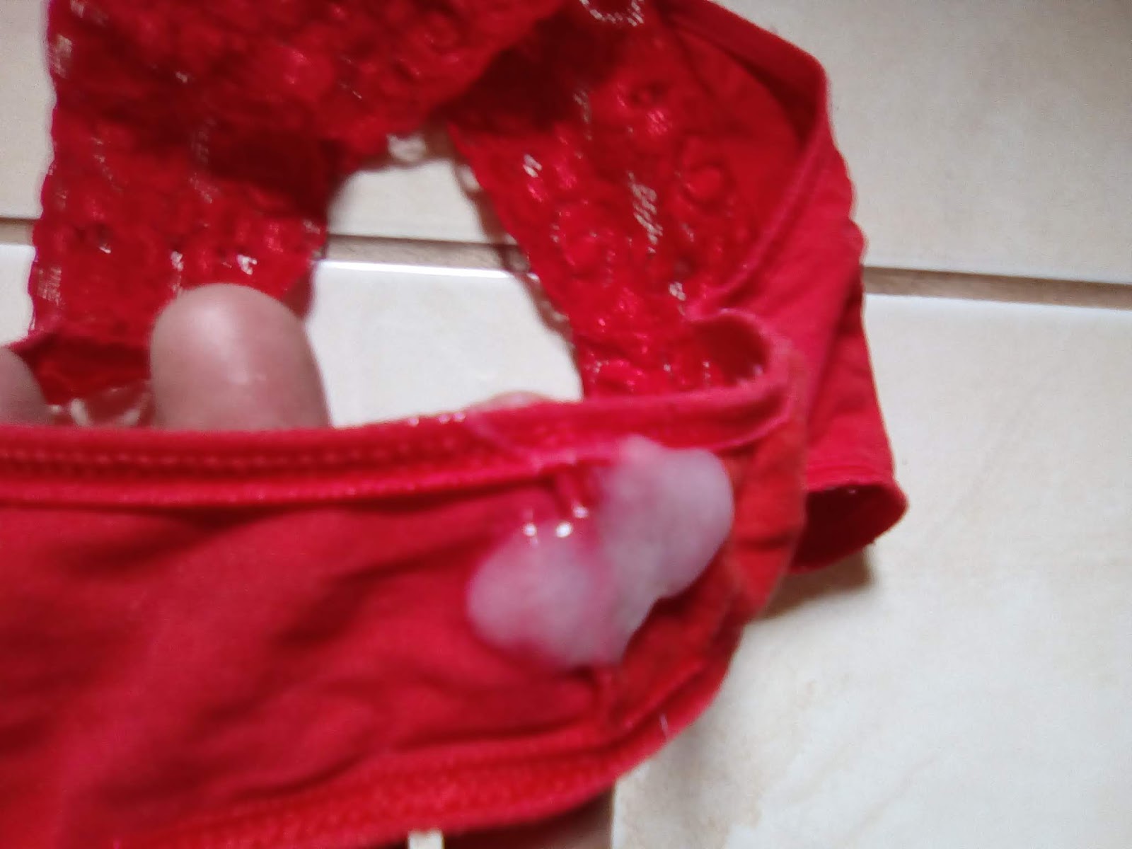 Calcinha Fetiche: Gozada na calcinha da minha namorada