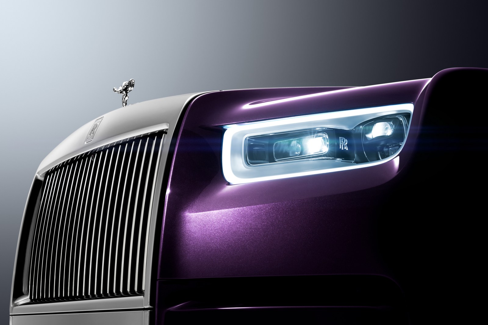 [Imagen: Rolls-Royce-Phantom-11.jpg]
