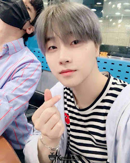 Jinhwan iKON Selca Photo Terbaru Jinhwan iKON Selca Photo Terbaru