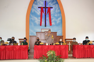 Pasca Ledakan Bom Gereja Katedral Makassar, Kapolres Enrekang Bersama Forkopimda, Ketua MUI & Pimpinan Ormas Islam Silaturahmi Di Gereja Imanuel Enrekang