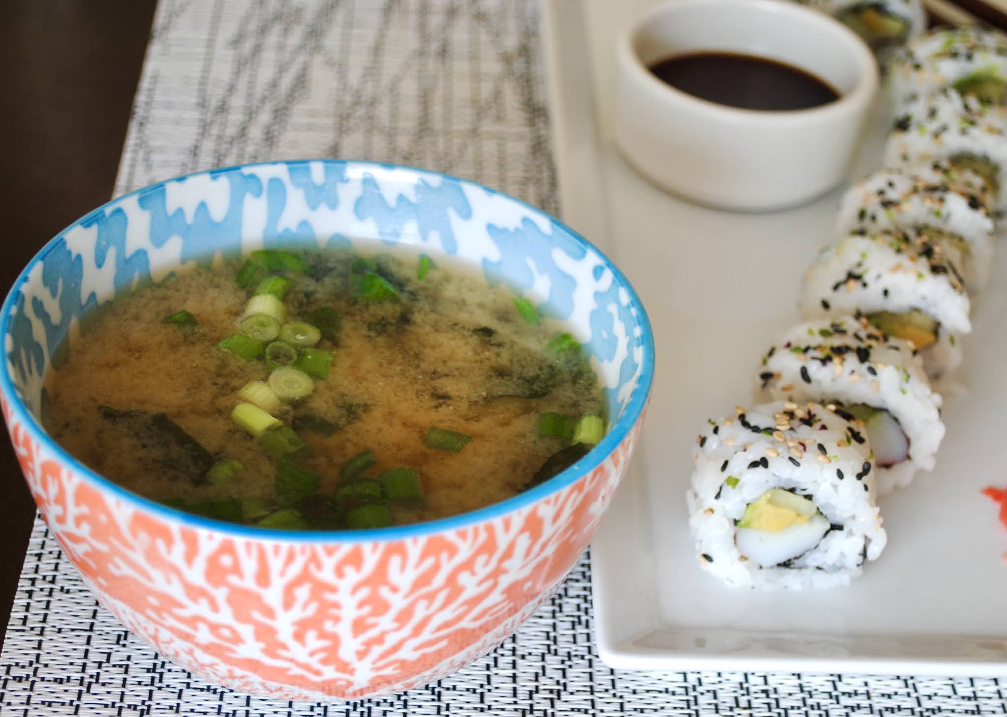 Японские супы рецепты. Мисосиру. Мисо-суп рецепт от Лизы Кук. Как будет суп по японски.