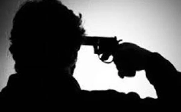 Youth shoots self at Delhi