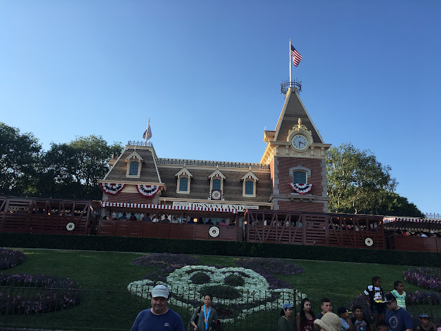 Disneyland Train Station Entrance With Disneyland Railroad Train