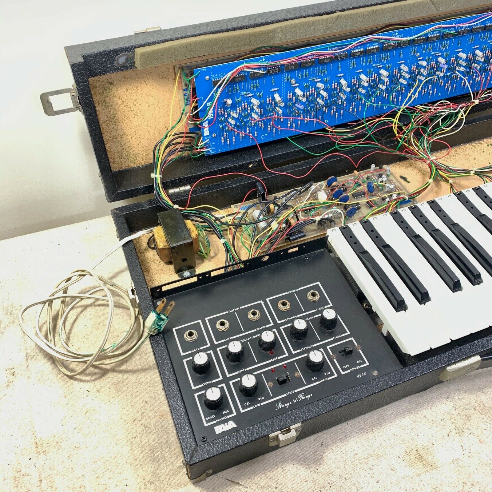 MATRIXSYNTH 1978 Paia 1550 Strings'N'Things Synth Keyboard