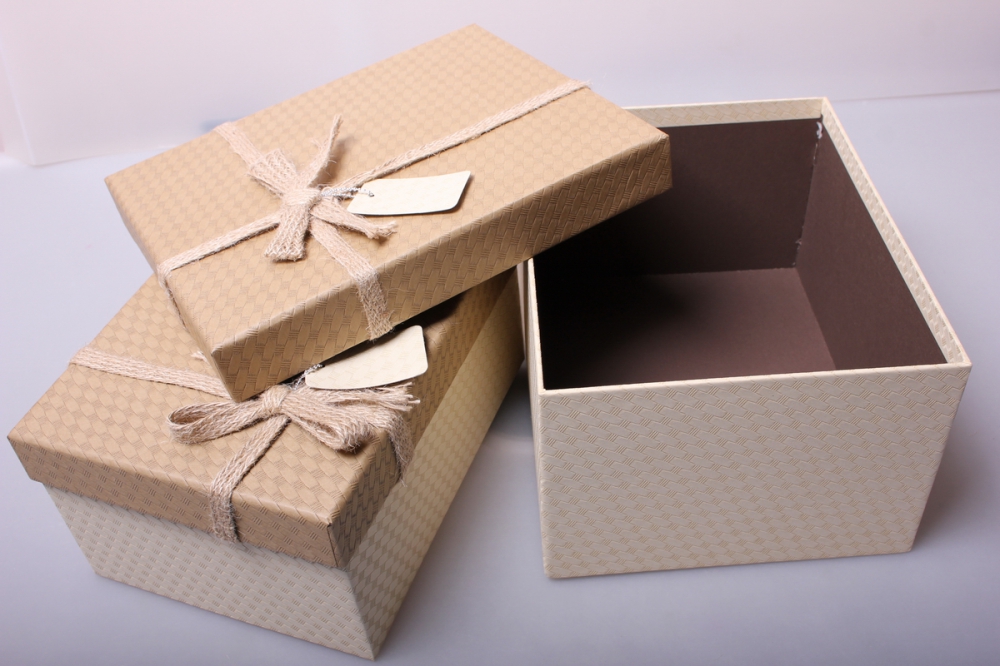 Где можно найти коробку. Коробка для подарка. Красивые упаковочные коробки. Красивые подарочные коробки. Красивые коробки для подарков.