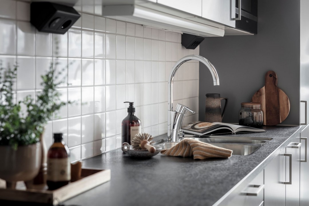 GRIS FONCÉ ET BOIS CLAIR