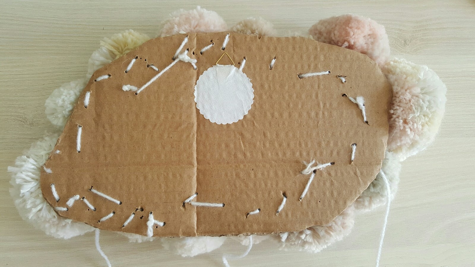 Diy Un Nuage De Pompons Woody Beauty