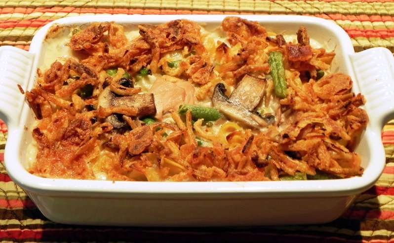 The Iowa Housewife: Tuna Mushroom Casserole