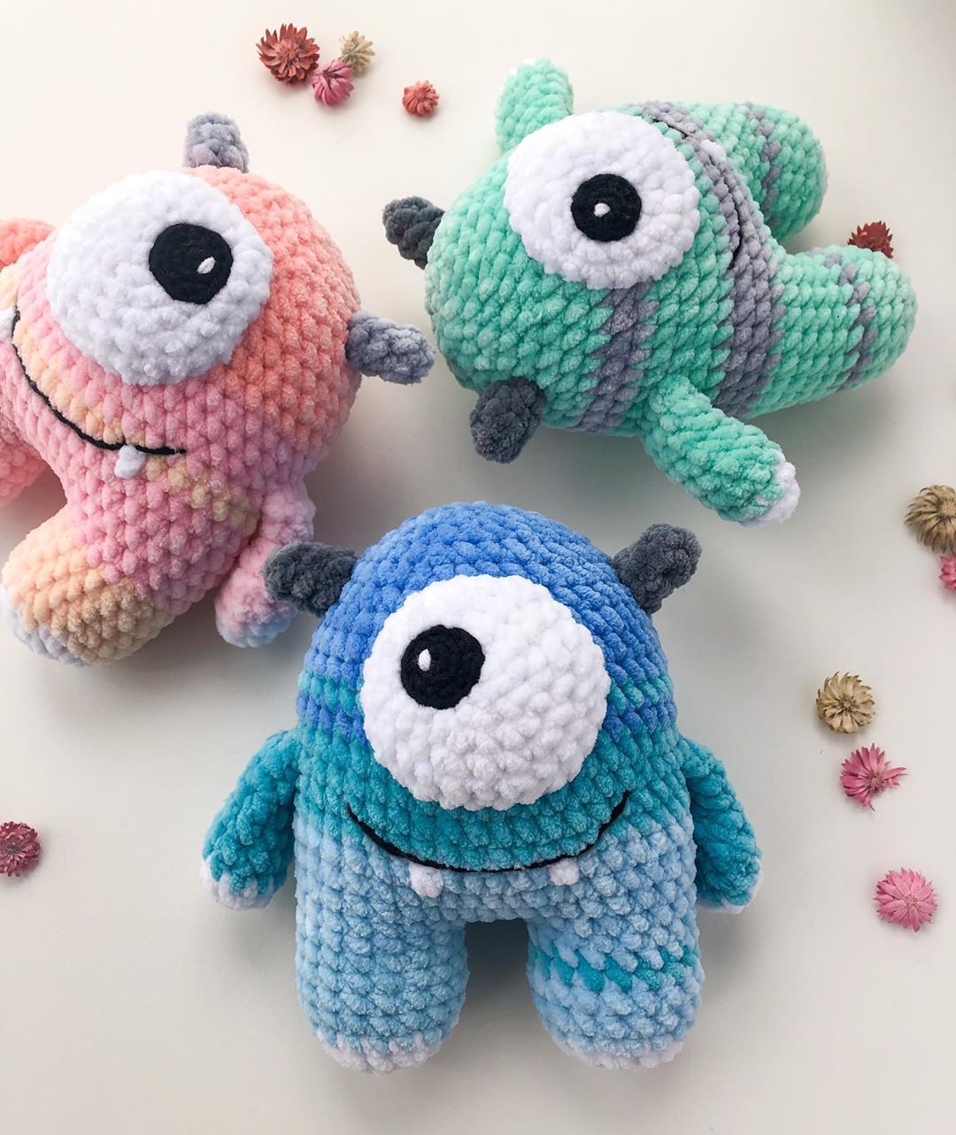 Amigurumi monster free pattern