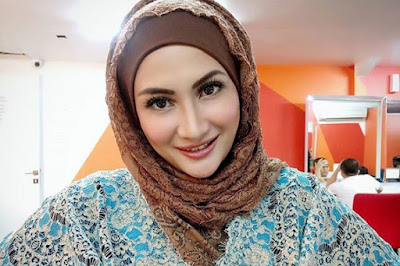 Natalie Sarah masuk islam cantik dan manis 