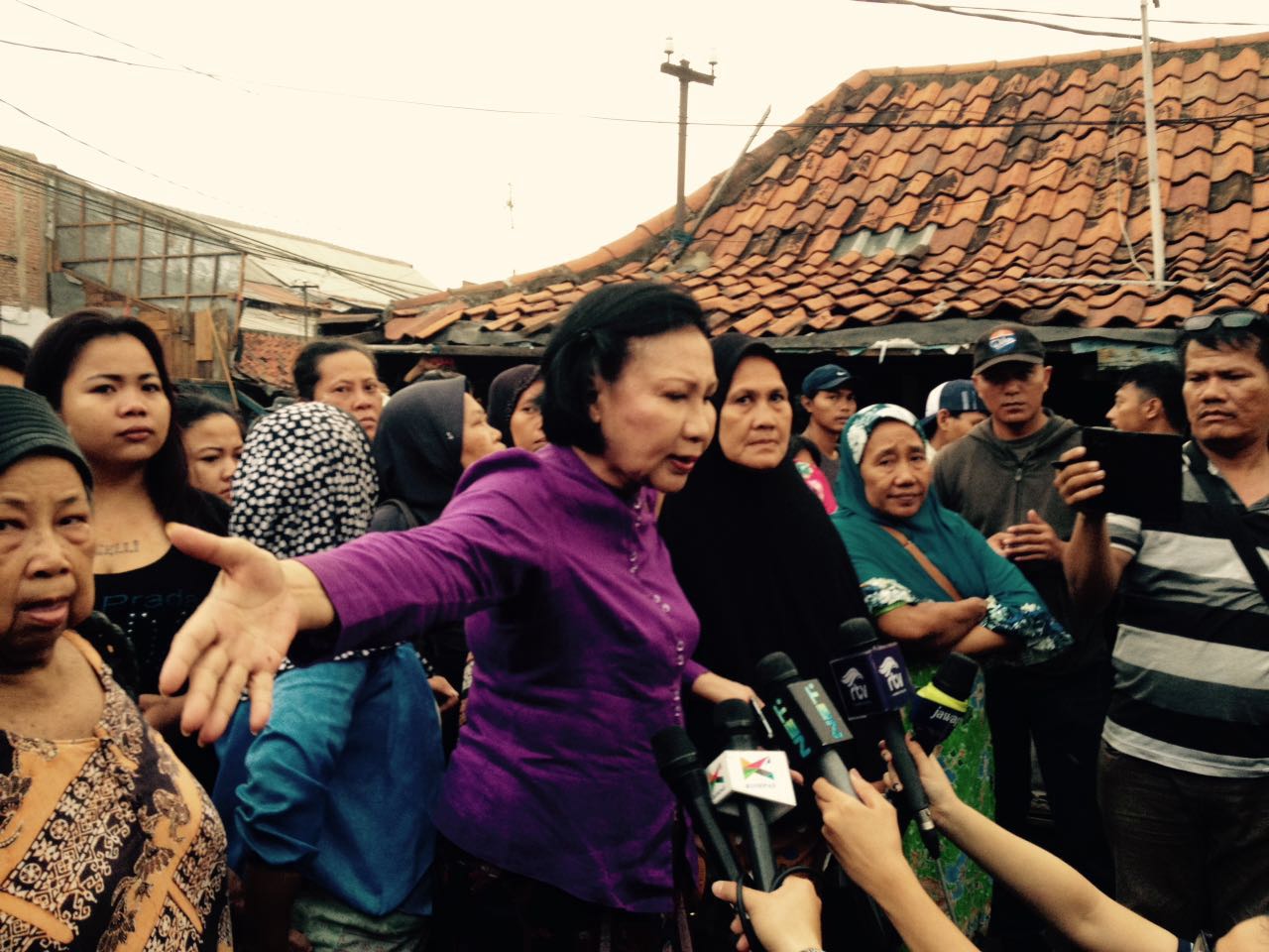 Ratna Sarumpaet Megawati Itu Politisi Yang Tidak Berguna Dan