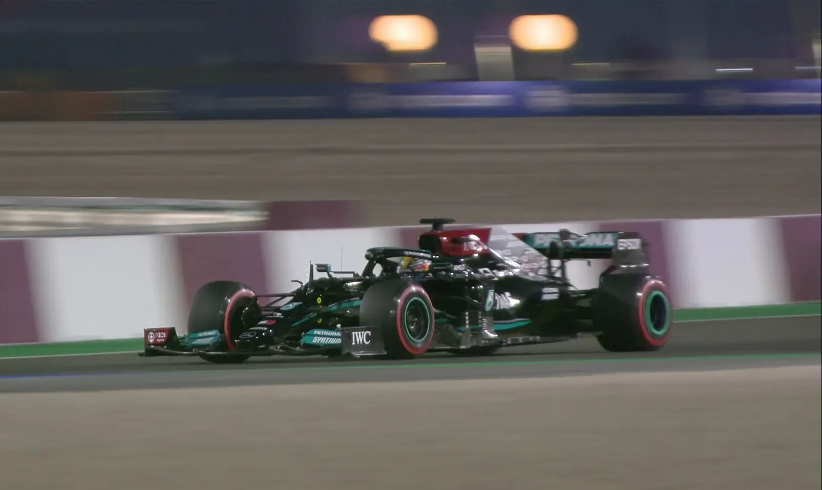 Lewis Hamilton conquista la pole del gran premio del Qatar 2021
