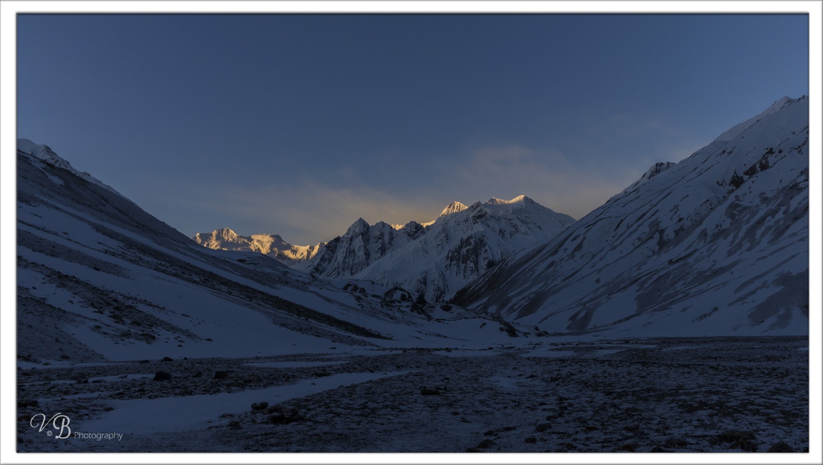 Morning views at Nithal Thach , Lamkhaga pass trek