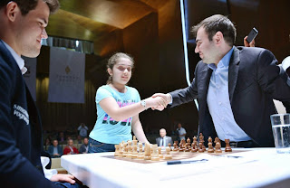 Echecs : Magnus Carlsen bat d'entrée de jeu Shakhriyar Mamedyarov au Mémorial Vugar Gashimov - Photo site officiel