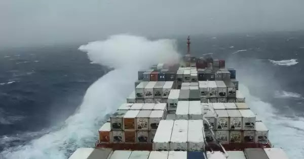 Ακυβέρνητο πλοίο στο Μυρτώο πέλαγος: Αγωνία για τη ζωή 22 ναυτικών - Άνεμοι 10 μποφόρ! Ακυβέρνητο πλοίο στο Μυρτώο πέλαγος: Αγωνία για τη ζωή 22 ναυτικών - Άνεμοι 10 μποφόρ!