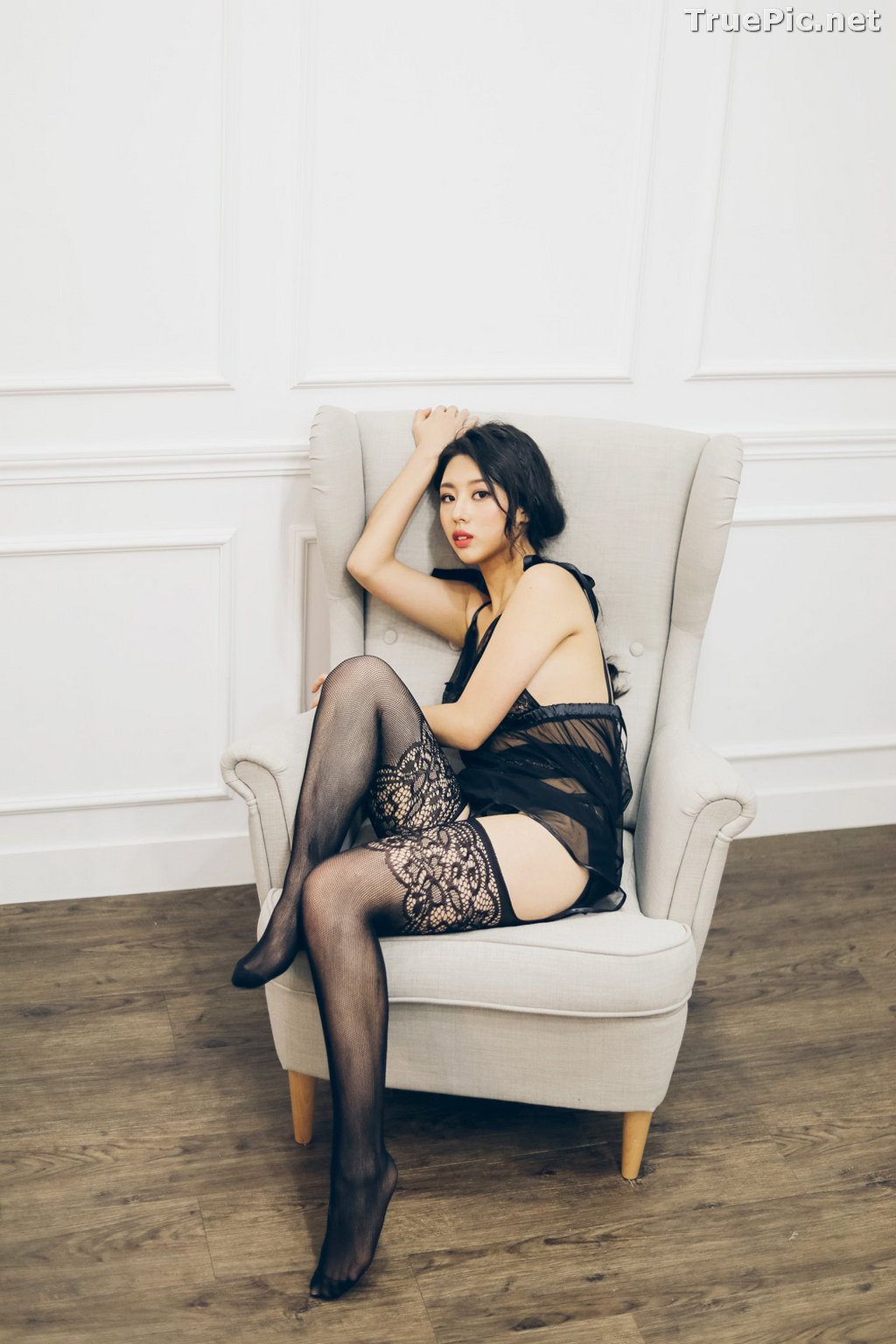 Image Jung Yuna - Korean Fashion Model - Black Transparent Lingerie Set - TruePic.net - Picture-16