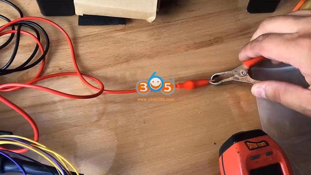 Godiag GT100 and Autel Ultra test 2005 Ford Expedition ECU on bench 25