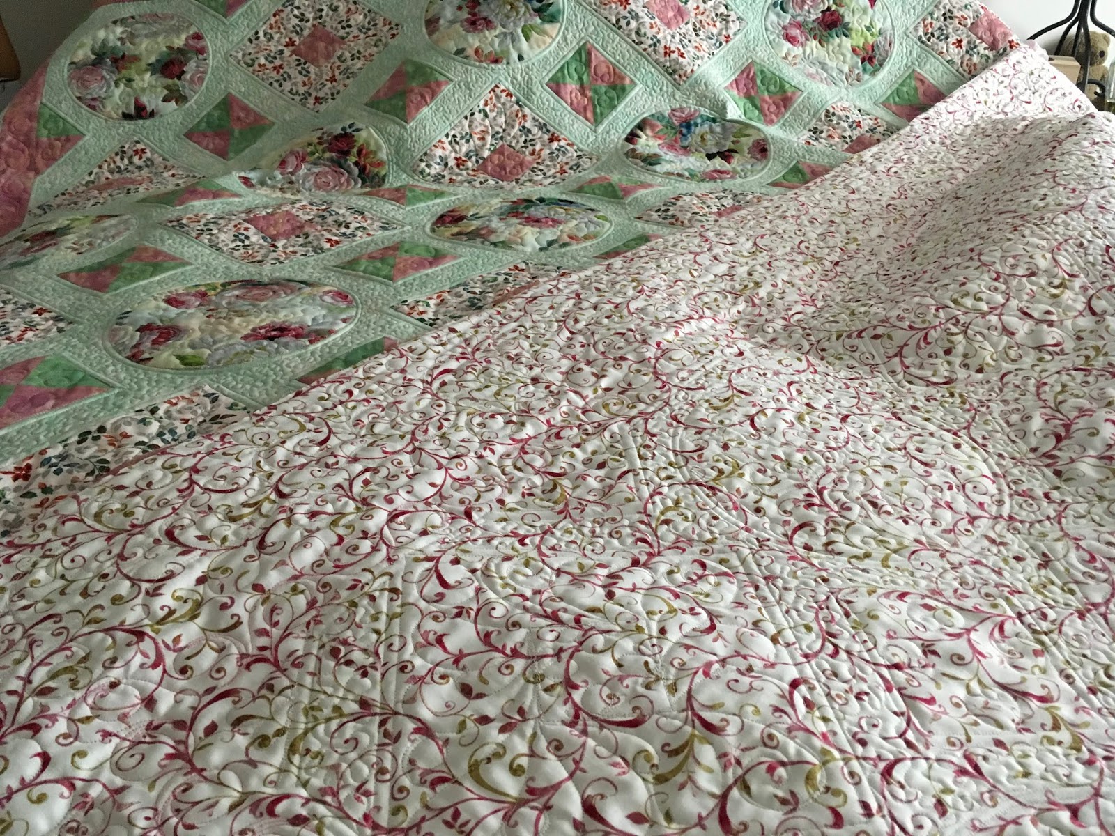 Custom Longarm Quilting by Quilts by Hannelore Heirloom Roses Custom