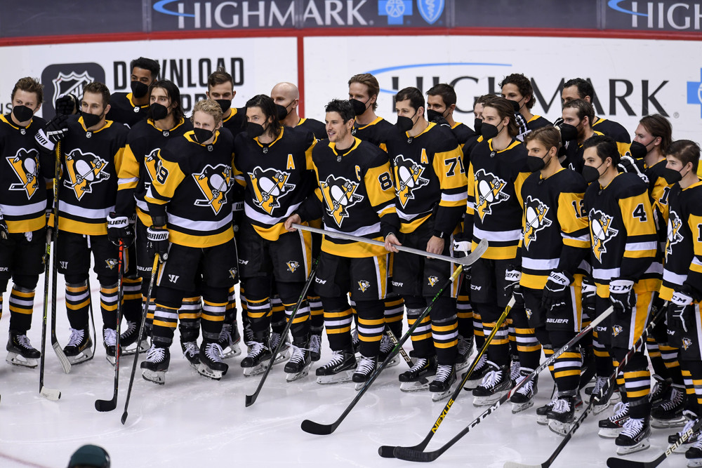 Penguins honor Sidney Crosby before his 1000th NHL game tonight. -  HockeyFeed
